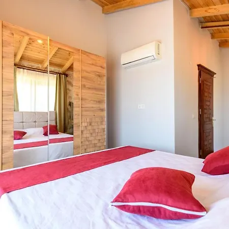 Fethiye Yakaköy'de özel Havuzlu 6 Kişilik Erdem Villa