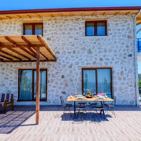 Fethiye Yakaköy'de özel Havuzlu 6 Kişilik Erdem Villa