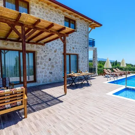 Fethiye Yakaköy'de özel Havuzlu 6 Kişilik Erdem Villa *