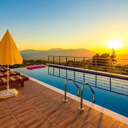 Fethiye Yakaköy'de özel Havuzlu 6 Kişilik Erdem