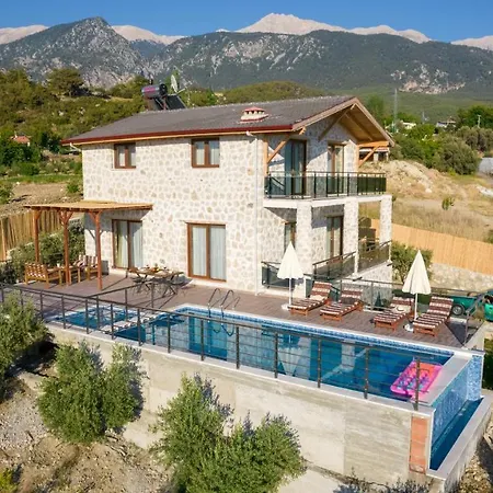 Fethiye Yakaköy'de özel Havuzlu 6 Kişilik Erdem