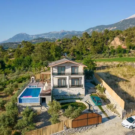 Villa Fethiye Yakaköy'de özel Havuzlu 6 Kişilik Erdem