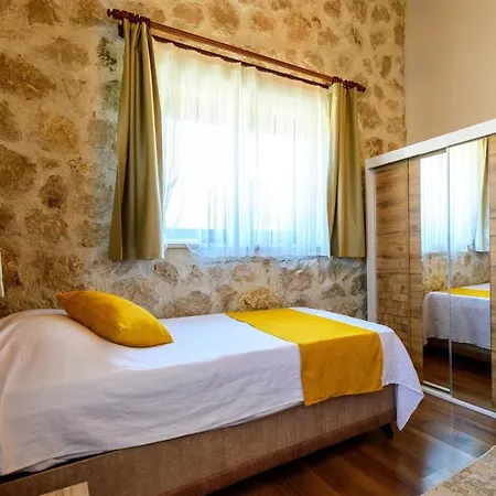 Fethiye Yakaköy'de özel Havuzlu 6 Kişilik Erdem Villa Yakaköy