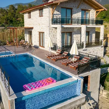 Fethiye Yakaköy'de özel Havuzlu 6 Kişilik Erdem Villa