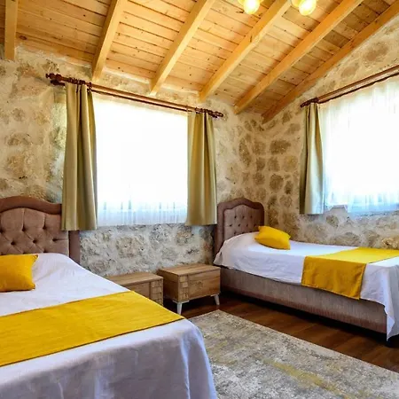 Villa Fethiye Yakakoey'de Oezel Havuzlu 6 Kisilik Erdem *