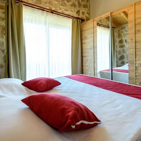 Fethiye Yakakoey'de Oezel Havuzlu 6 Kisilik Erdem Villa Yakakoy (Mugla)
