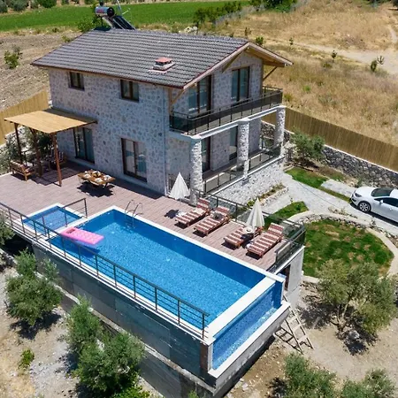 Fethiye Yakakoey'de Oezel Havuzlu 6 Kisilik Erdem Yakakoy (Mugla)
