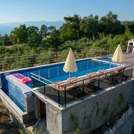 Fethiye Yakakoey'de Oezel Havuzlu 6 Kisilik Erdem Villa Yakakoy (Mugla)