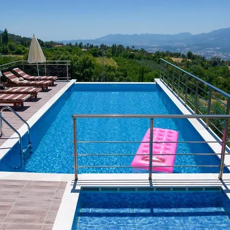 Villa Fethiye Yakakoey'de Oezel Havuzlu 6 Kisilik Erdem