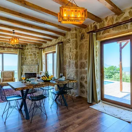 Fethiye Yakakoey'de Oezel Havuzlu 6 Kisilik Erdem Yakakoy (Mugla)